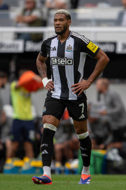 通过投资于 通过投资于